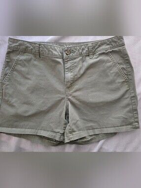 a.n.a. (A New Approach) mid-rise twill shorts olive green‎ 5" Inseam Size 12